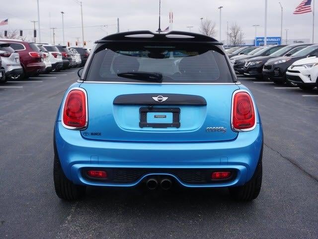 2016 MINI Cooper S Base
