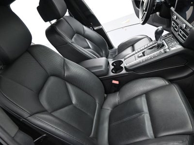 2021 Porsche Macan Base