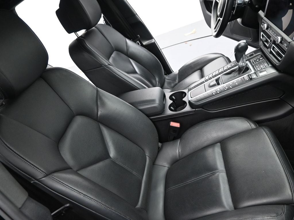 2021 Porsche Macan Base