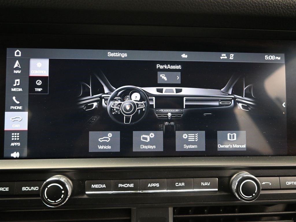 2021 Porsche Macan Base