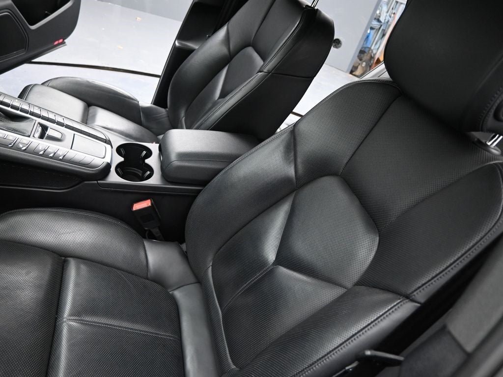 2021 Porsche Macan Base