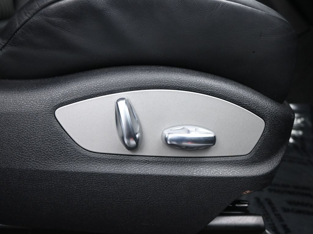 2024 Porsche Macan T