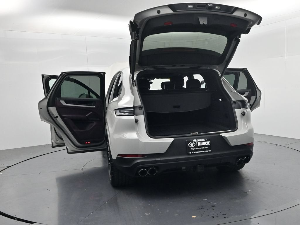 2025 Porsche Cayenne S