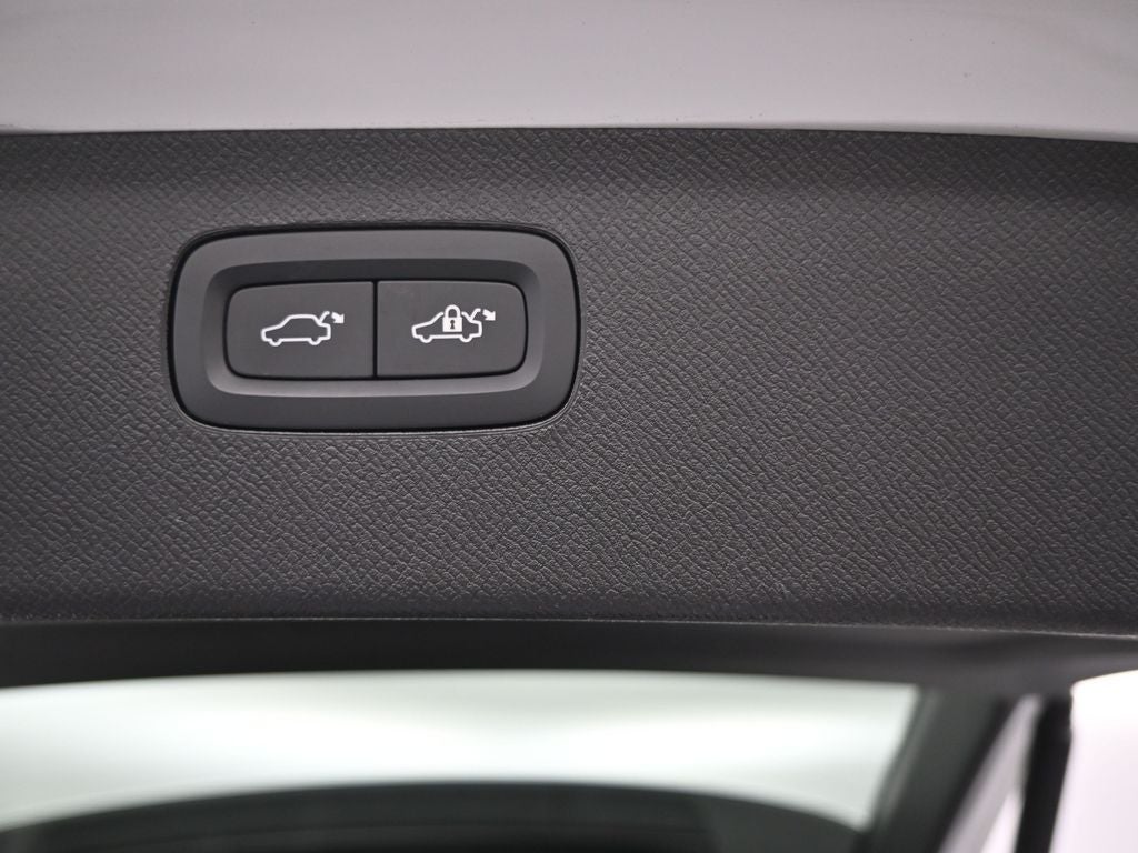 2025 Volvo XC90 B5 Plus 2025.5