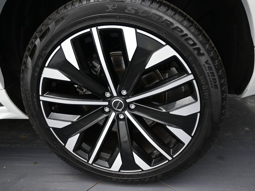 2025 Volvo XC90 B5 Plus 2025.5