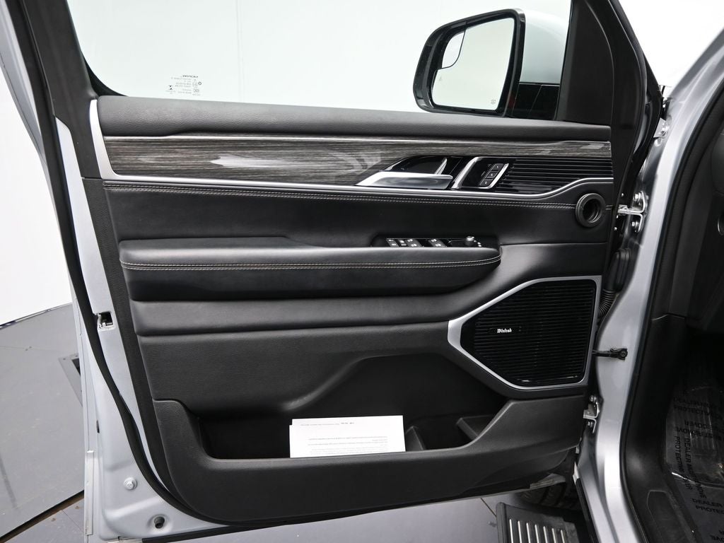 2022 Jeep Wagoneer Series III