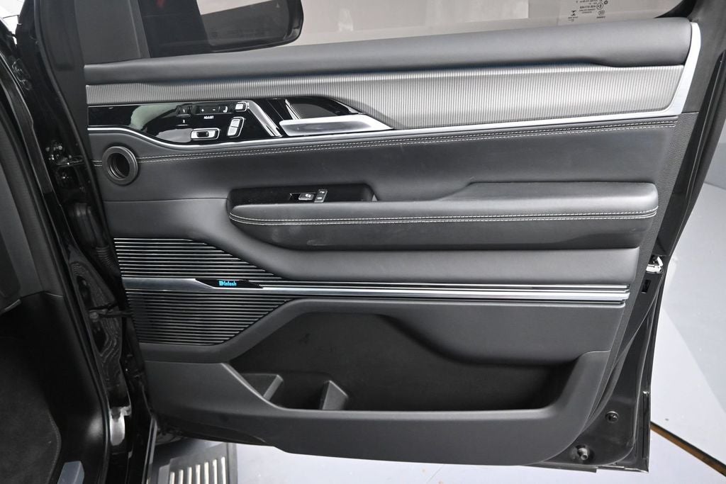 2023 Jeep Grand Wagoneer Series II