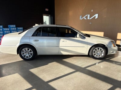 2011 Cadillac DTS Premium