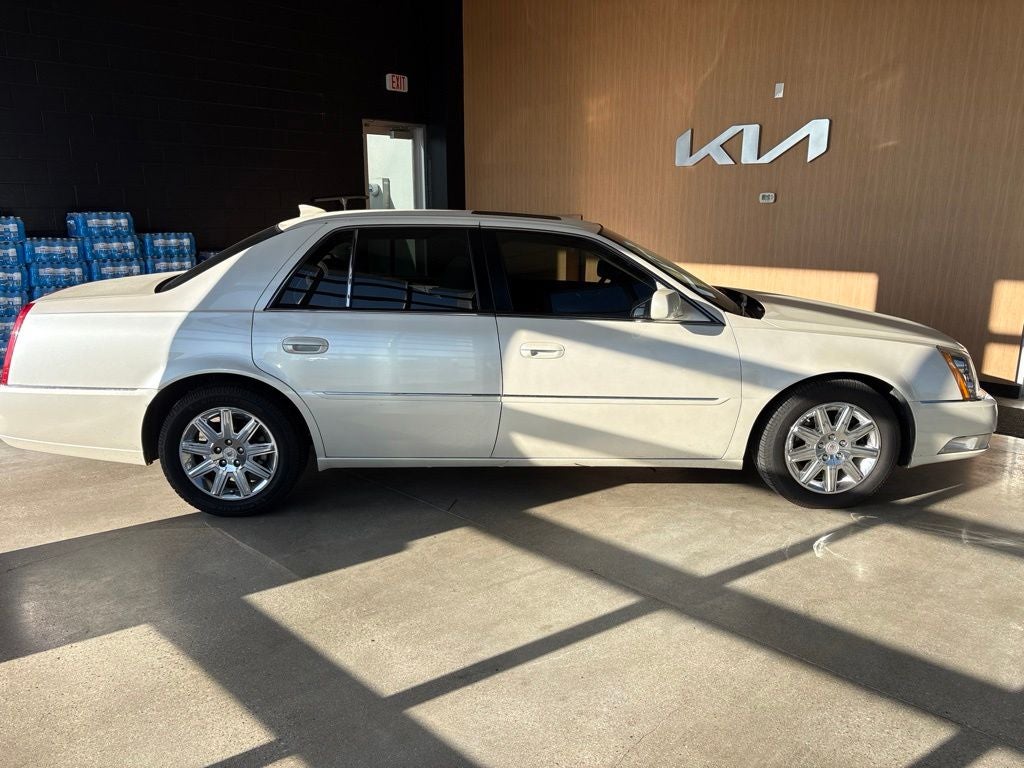 2011 Cadillac DTS Premium
