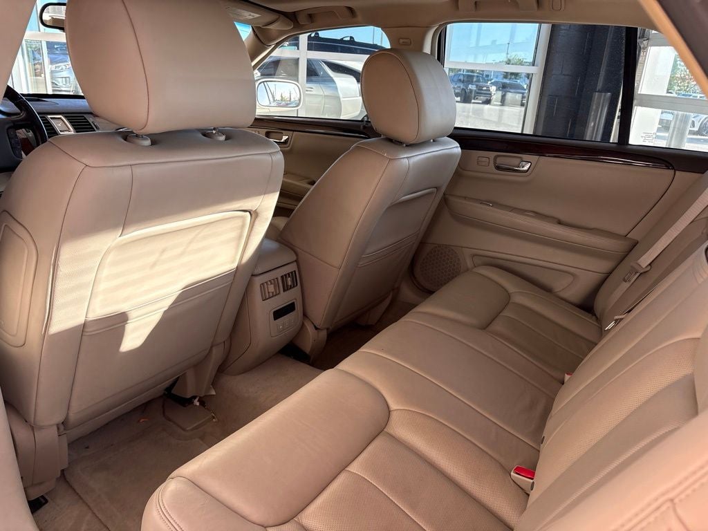 2011 Cadillac DTS Premium