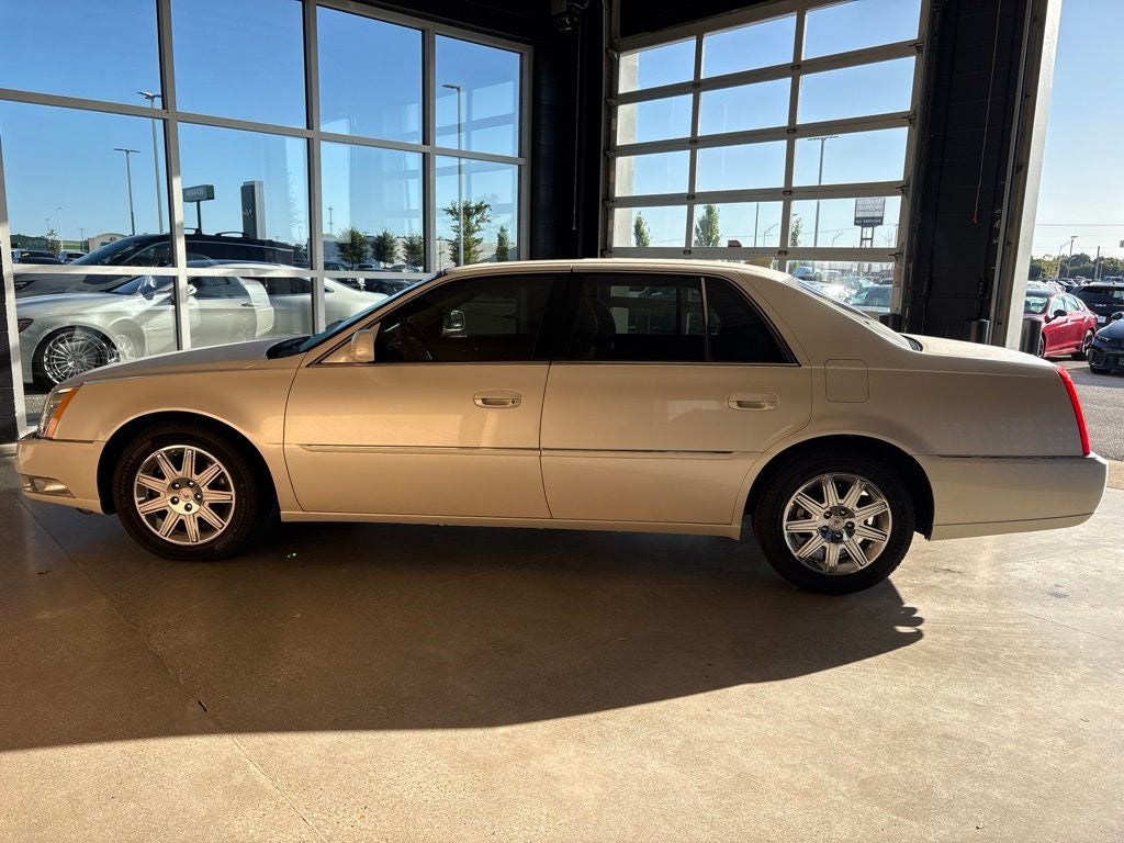 2011 Cadillac DTS Premium