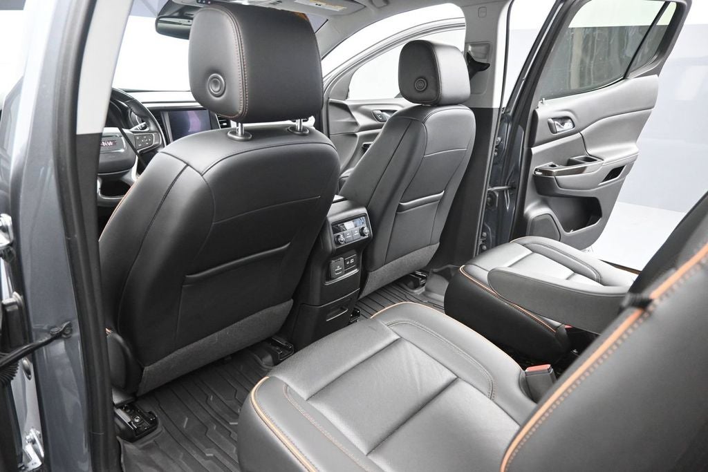 2022 GMC Acadia AT4