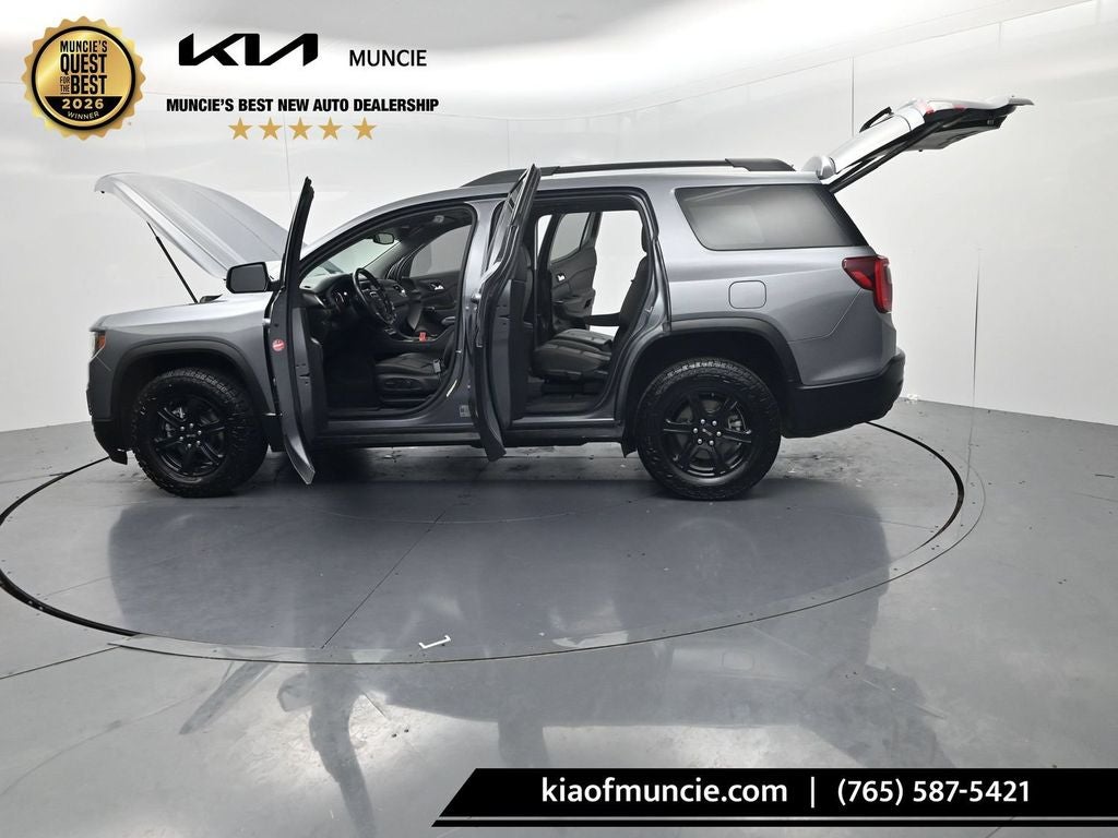 2022 GMC Acadia AT4