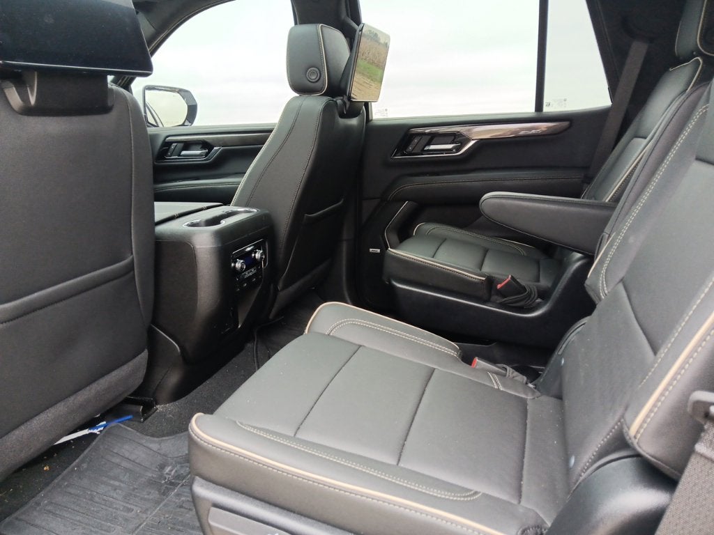 2025 GMC Yukon Elevation