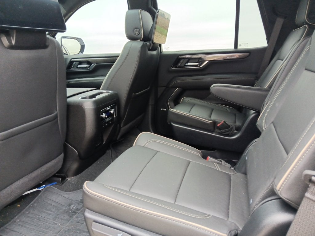 2025 GMC Yukon Elevation