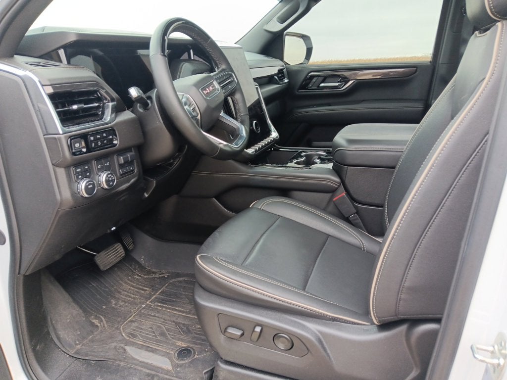 2025 GMC Yukon Elevation