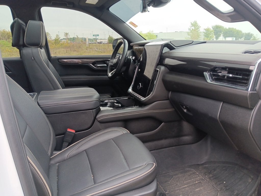 2025 GMC Yukon Elevation