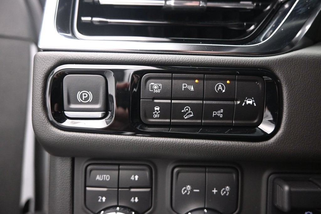 2025 GMC Yukon Elevation