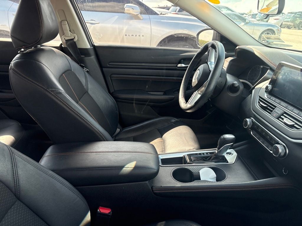 2021 Nissan Altima 2.0 SR