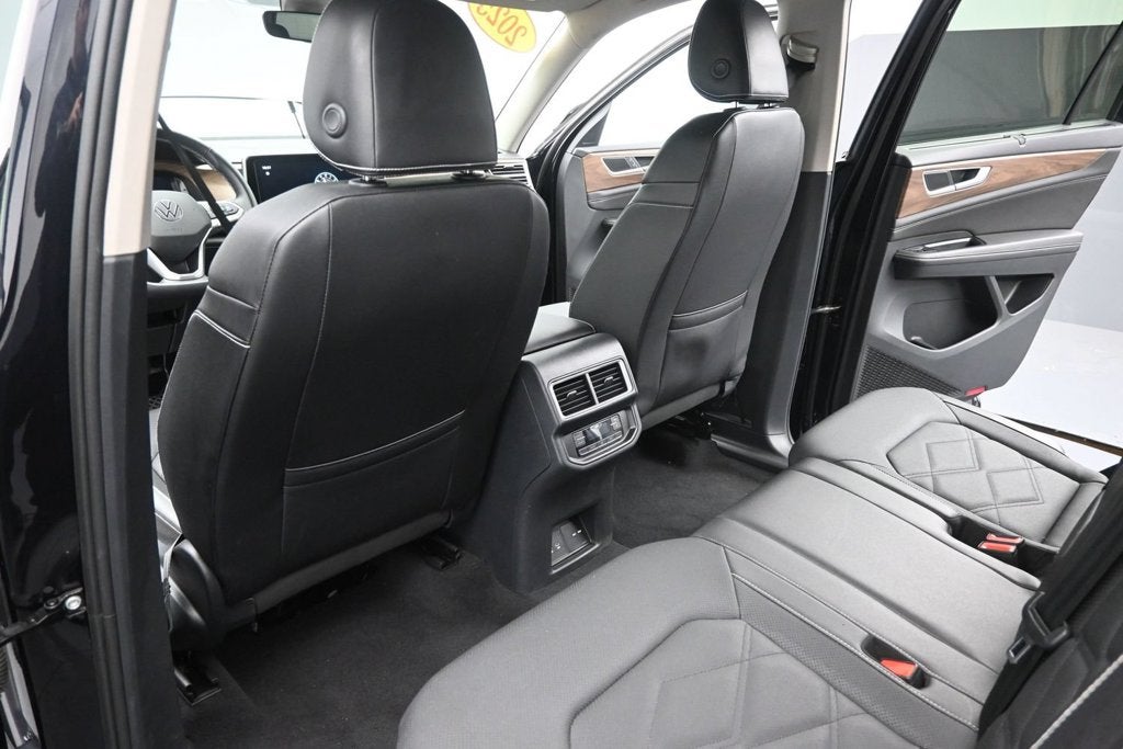 2025 Volkswagen Atlas 2.0T SE w/Technology
