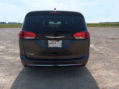 2017 Chrysler Pacifica Touring L