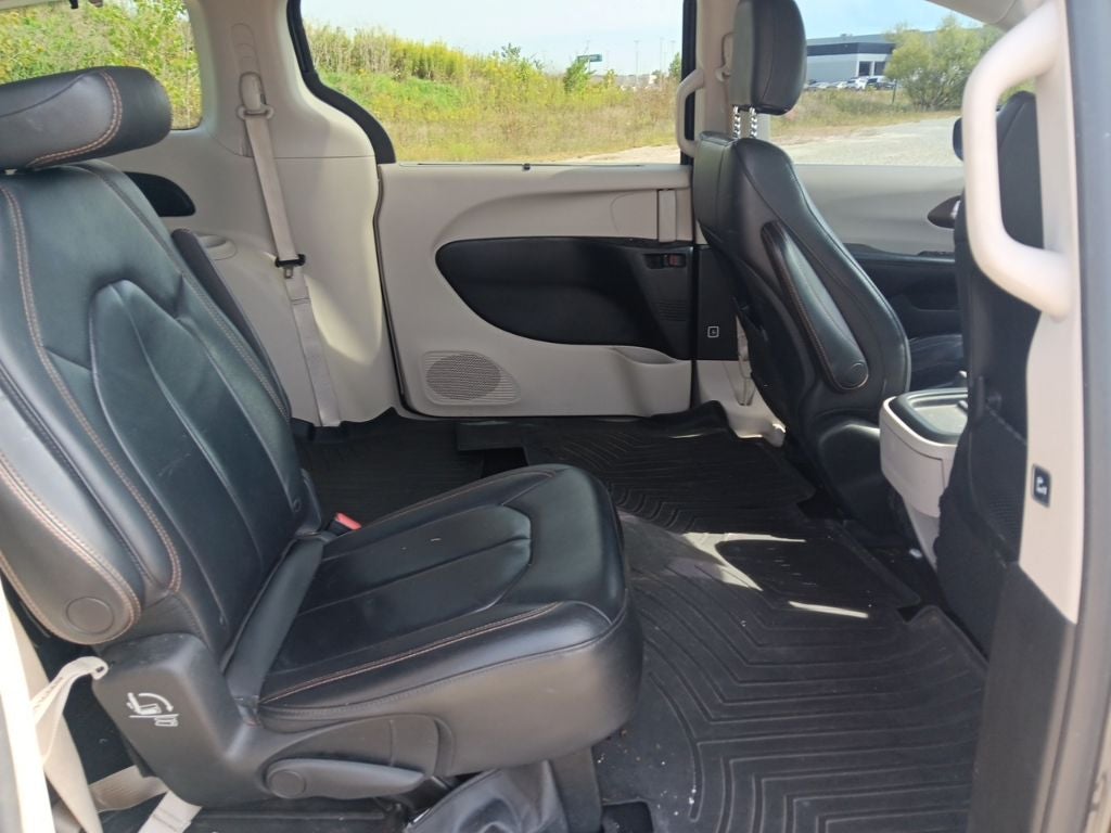 2017 Chrysler Pacifica Touring L