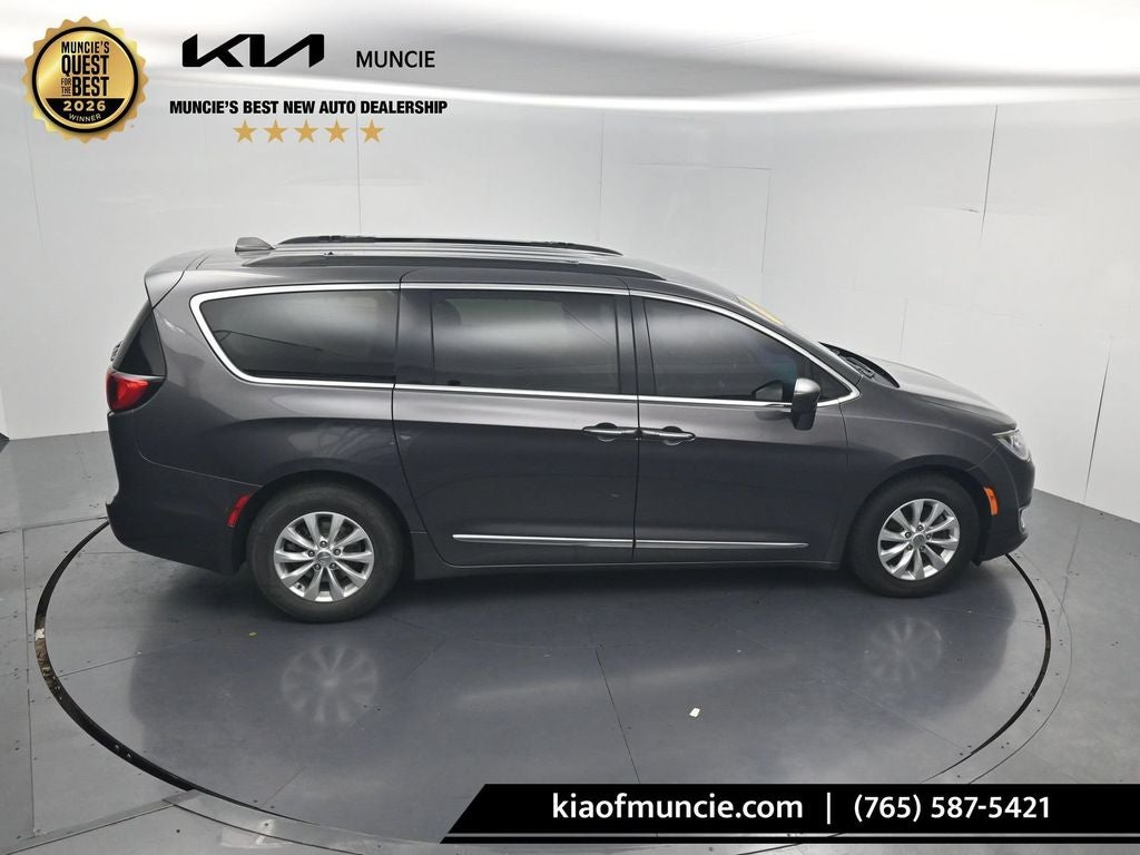2017 Chrysler Pacifica Touring L