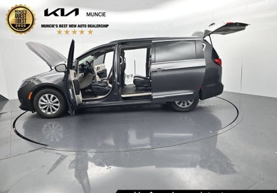 2017 Chrysler Pacifica Touring L