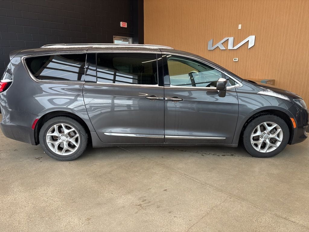 2019 Chrysler Pacifica Touring L