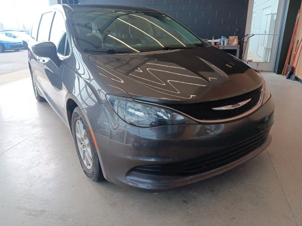 2020 Chrysler Voyager LX