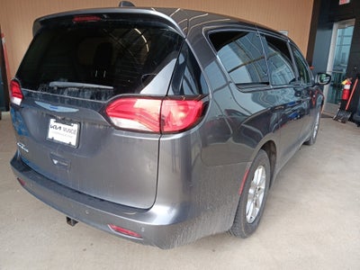 2020 Chrysler Voyager LX