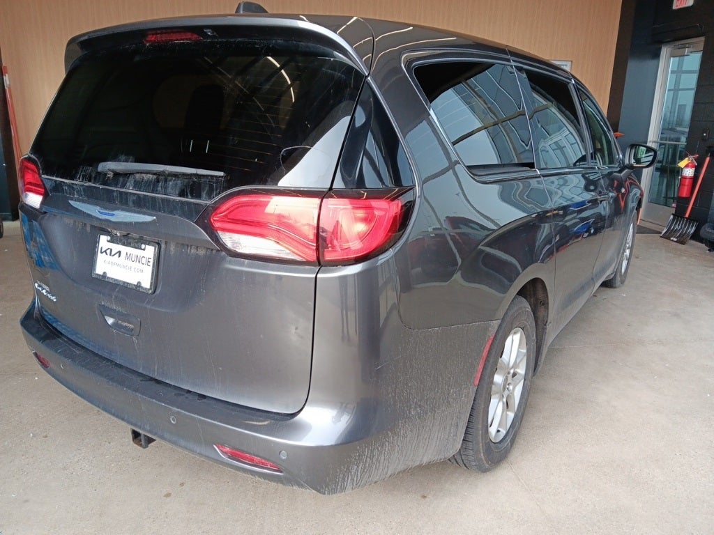 2020 Chrysler Voyager LX