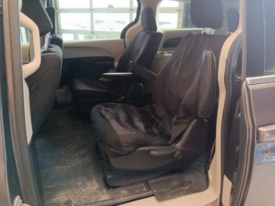 2020 Chrysler Voyager LX