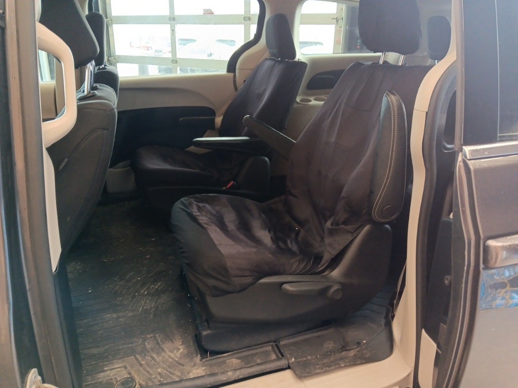 2020 Chrysler Voyager LX