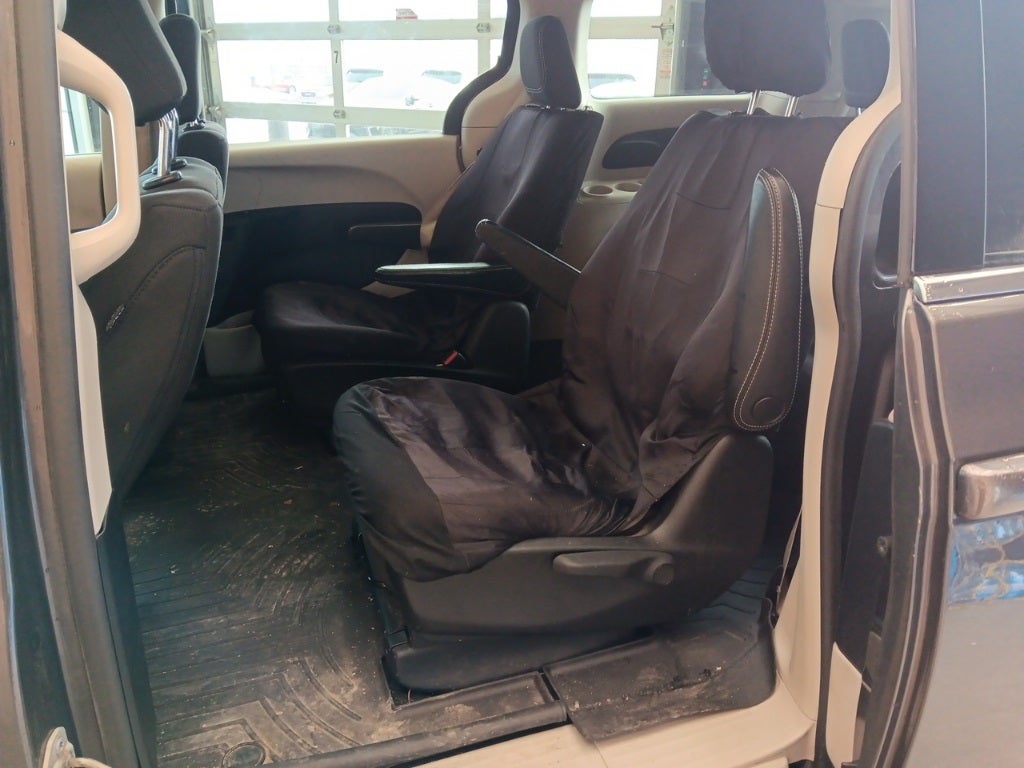 2020 Chrysler Voyager LX