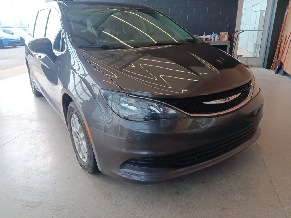 2020 Chrysler Voyager LX