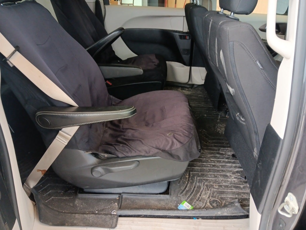 2020 Chrysler Voyager LX