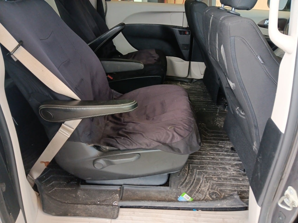 2020 Chrysler Voyager LX