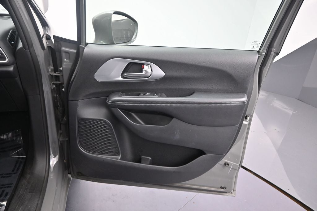 2020 Chrysler Pacifica Touring