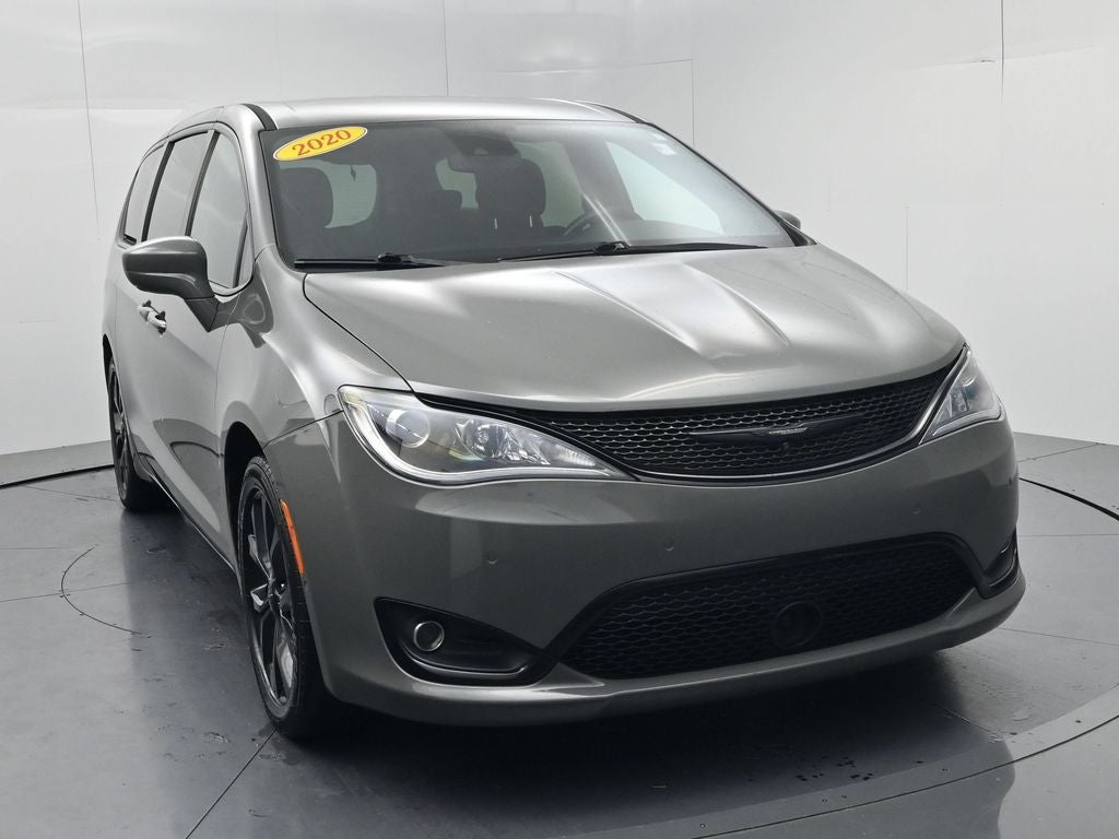 2020 Chrysler Pacifica Touring