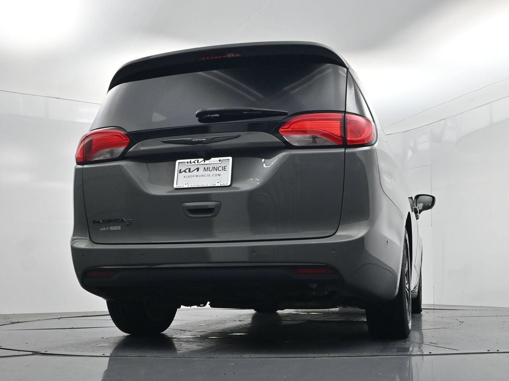 2020 Chrysler Pacifica Touring