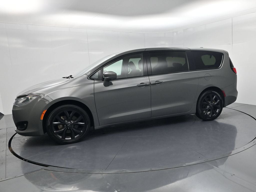 2020 Chrysler Pacifica Touring