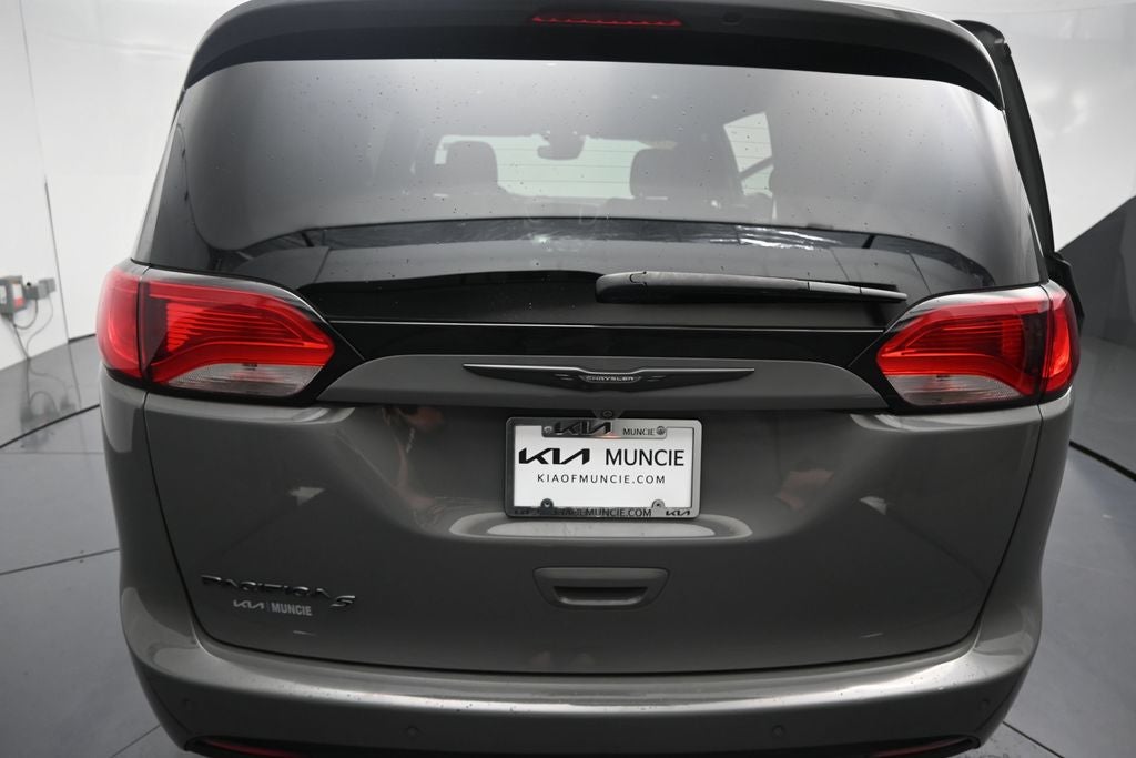2020 Chrysler Pacifica Touring