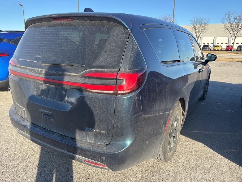 2022 Chrysler Pacifica Hybrid Limited