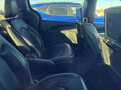 2022 Chrysler Pacifica Hybrid Limited