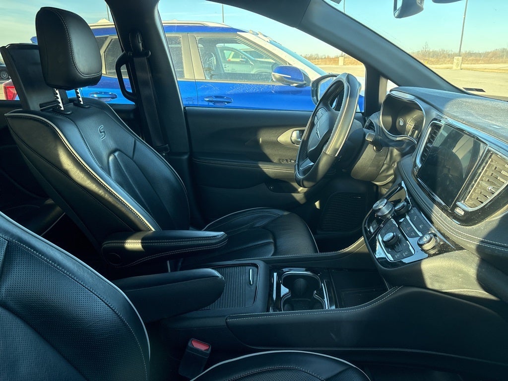 2022 Chrysler Pacifica Hybrid Limited