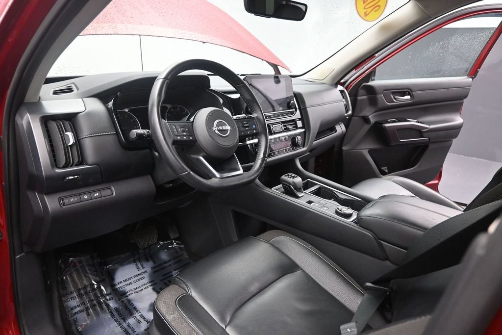 2023 Nissan Pathfinder SL