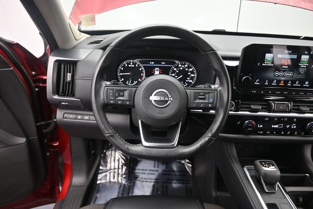 2023 Nissan Pathfinder SL