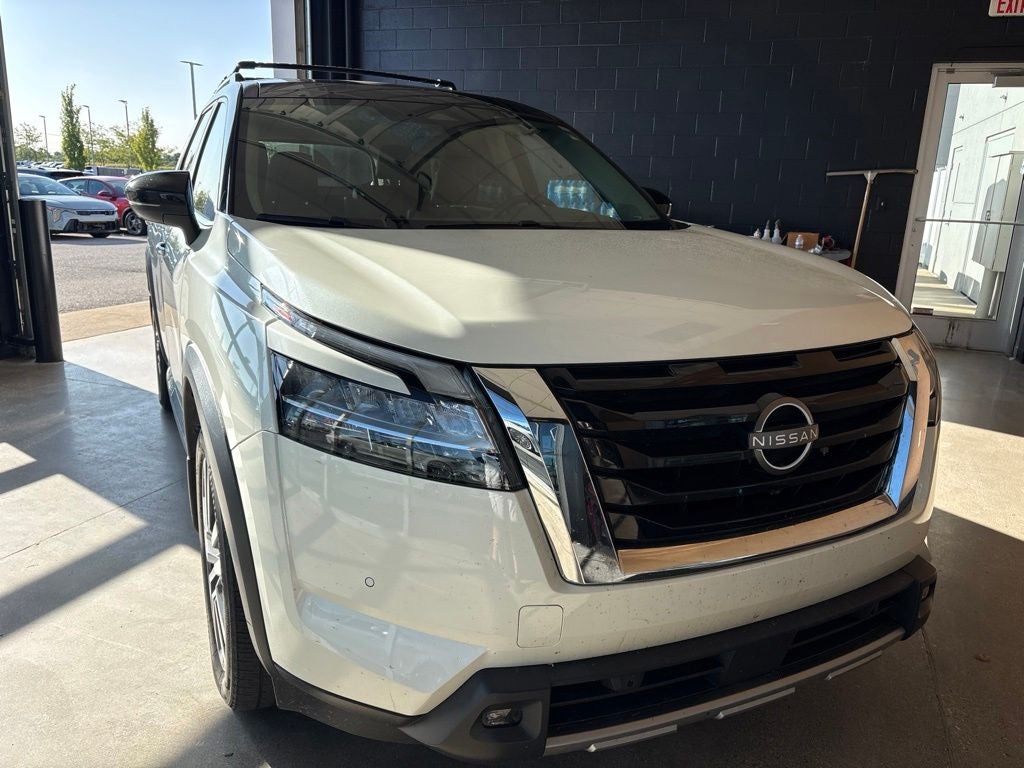 2022 Nissan Pathfinder Platinum