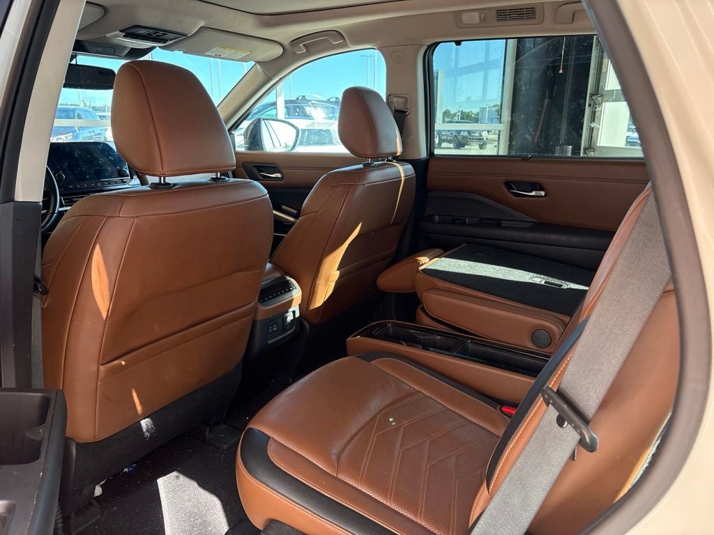 2022 Nissan Pathfinder Platinum